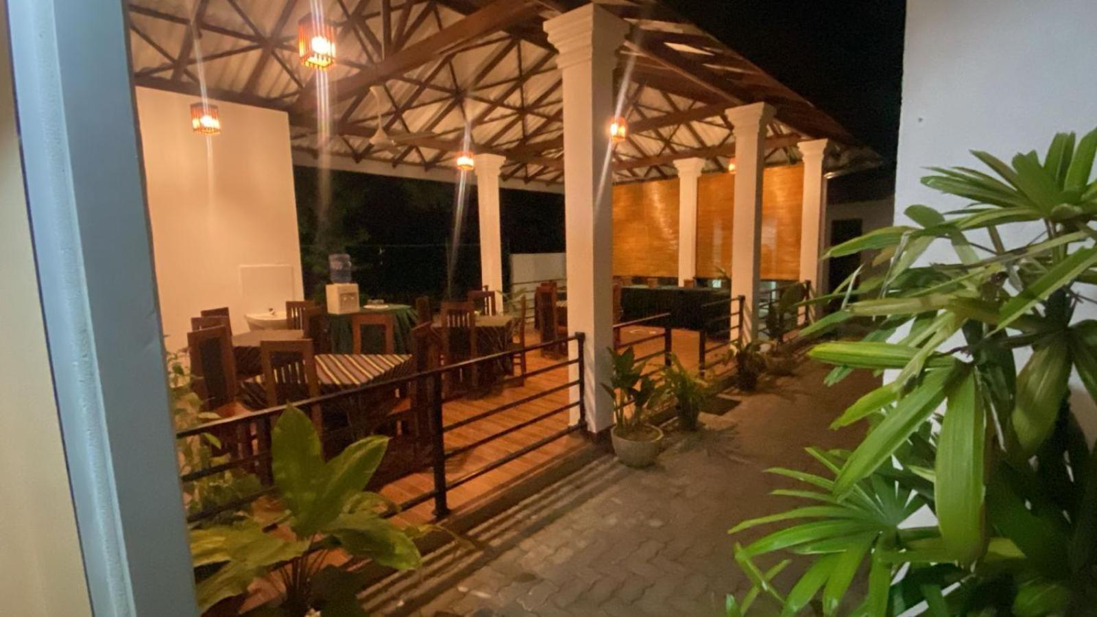 Premium Cottages B&B クルネーガラ エクステリア 写真